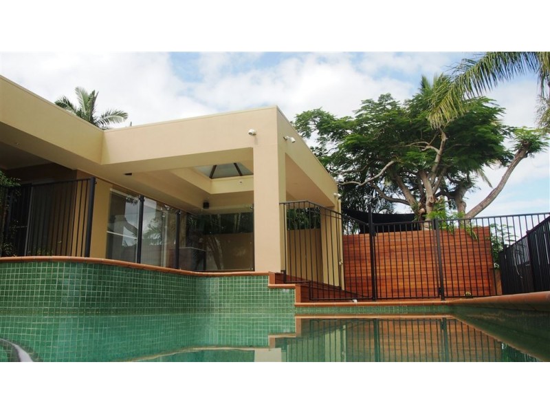 13 Allambi Avenue, Broadbeach Waters QLD 4218