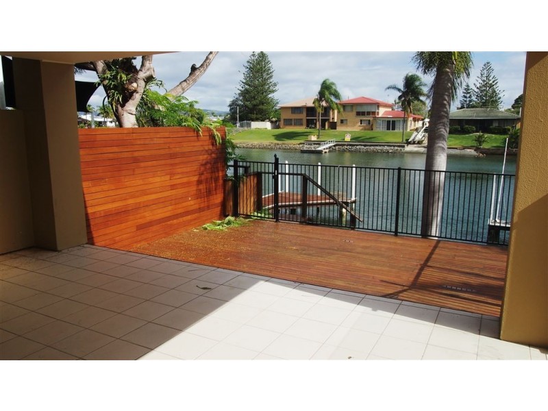 13 Allambi Avenue, Broadbeach Waters QLD 4218