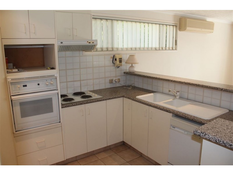 13 Allambi Avenue, Broadbeach Waters QLD 4218