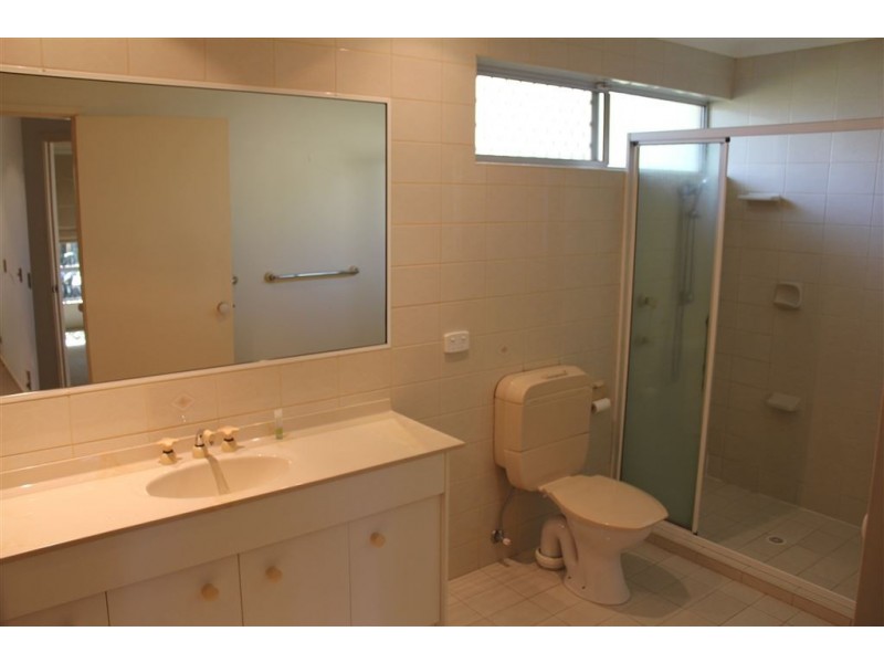 13 Allambi Avenue, Broadbeach Waters QLD 4218