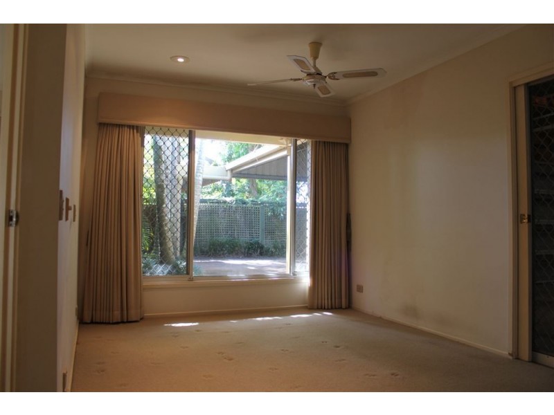 13 Allambi Avenue, Broadbeach Waters QLD 4218