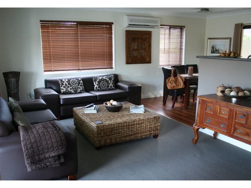 14 Albicore Street, Mermaid Waters QLD 4218