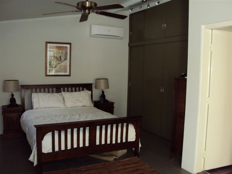 14 Albicore Street, Mermaid Waters QLD 4218