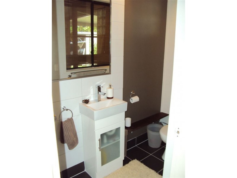 14 Albicore Street, Mermaid Waters QLD 4218