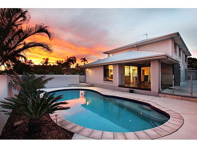 4 Pacific Boulevard, Broadbeach Waters QLD 4218