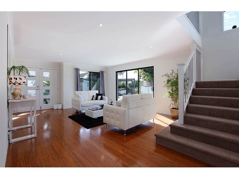 4 Pacific Boulevard, Broadbeach Waters QLD 4218