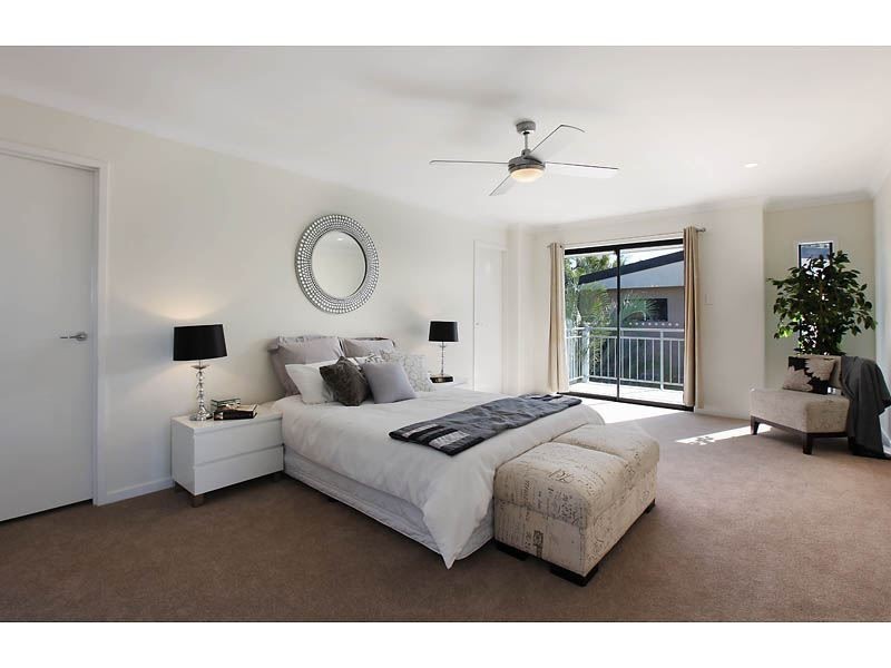 4 Pacific Boulevard, Broadbeach Waters QLD 4218