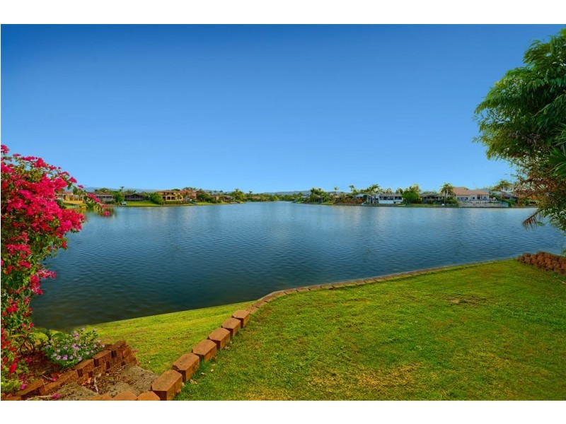 14 Bedara Court, Mermaid Waters QLD 4218