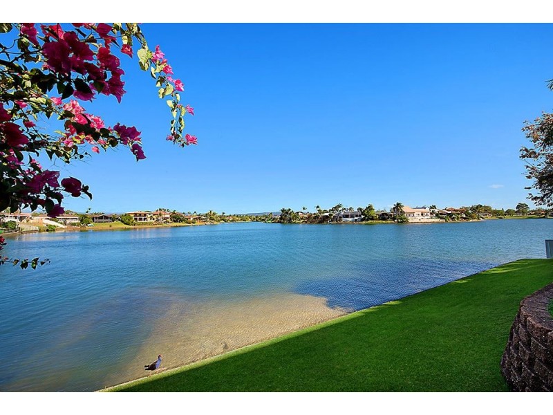 14 Bedara Court, Mermaid Waters QLD 4218