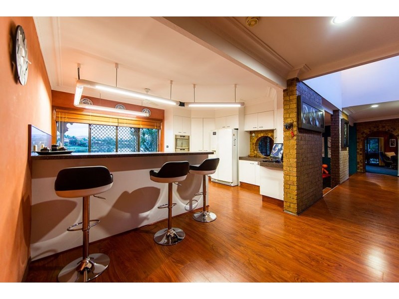 14 Bedara Court, Mermaid Waters QLD 4218