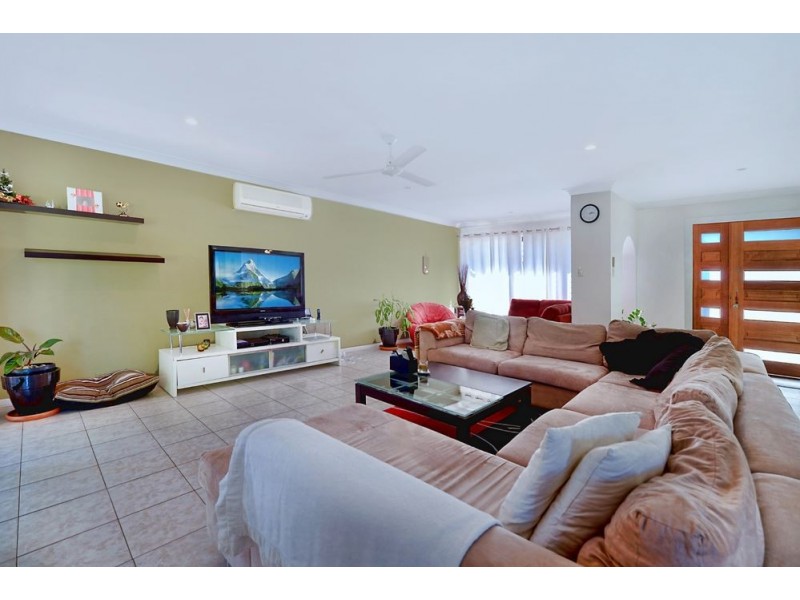 53 Arcadia Drive, Mermaid Waters QLD 4218