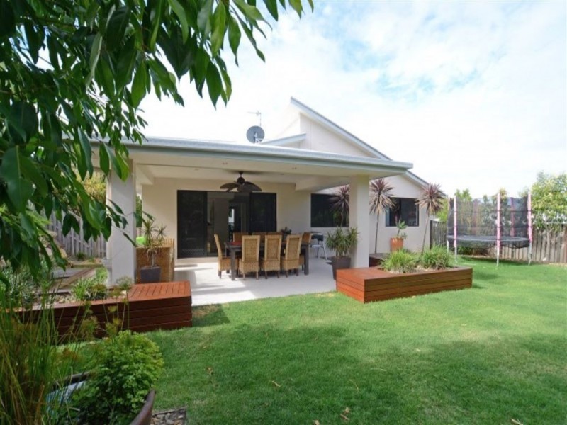 11 Peregrine Street, Reedy Creek QLD 4227