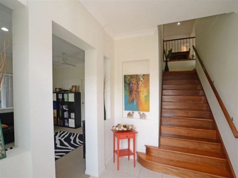 11 Peregrine Street, Reedy Creek QLD 4227