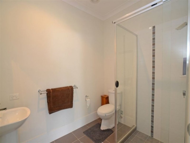 11 Peregrine Street, Reedy Creek QLD 4227