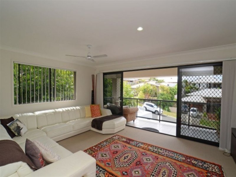 11 Peregrine Street, Reedy Creek QLD 4227