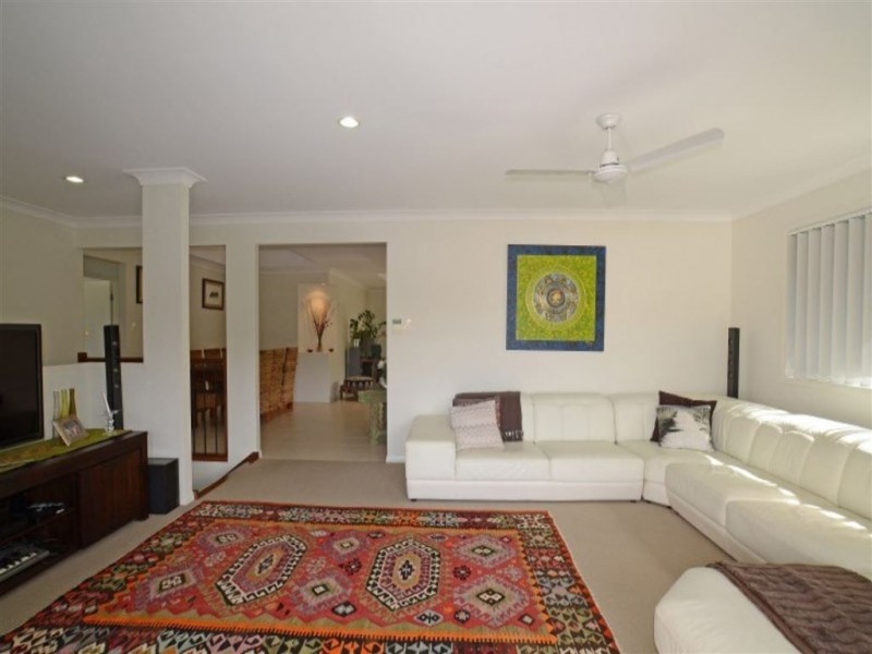 11 Peregrine Street, Reedy Creek QLD 4227