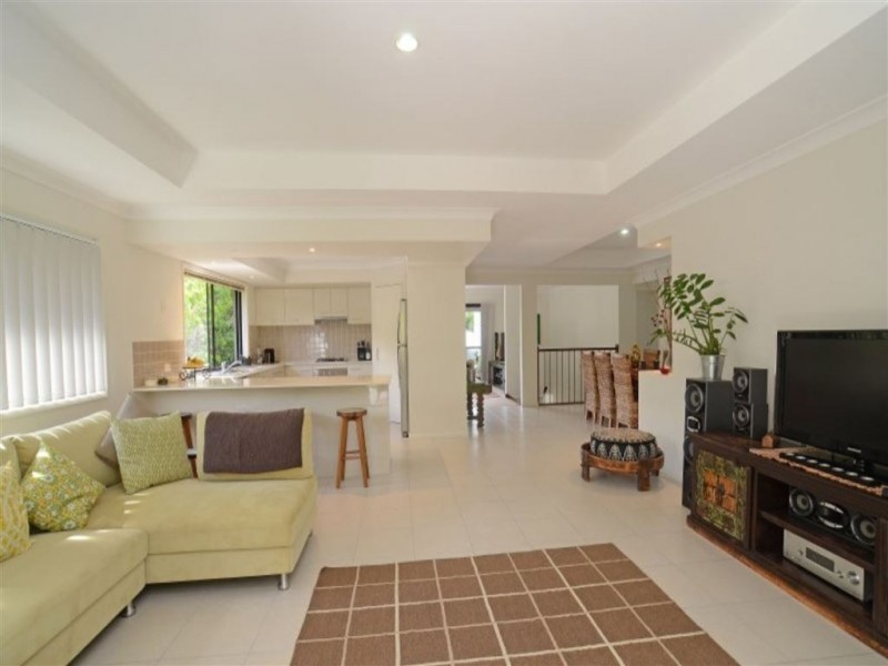 11 Peregrine Street, Reedy Creek QLD 4227