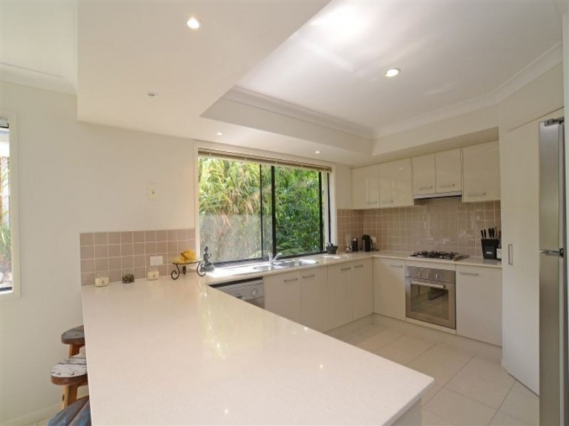 11 Peregrine Street, Reedy Creek QLD 4227