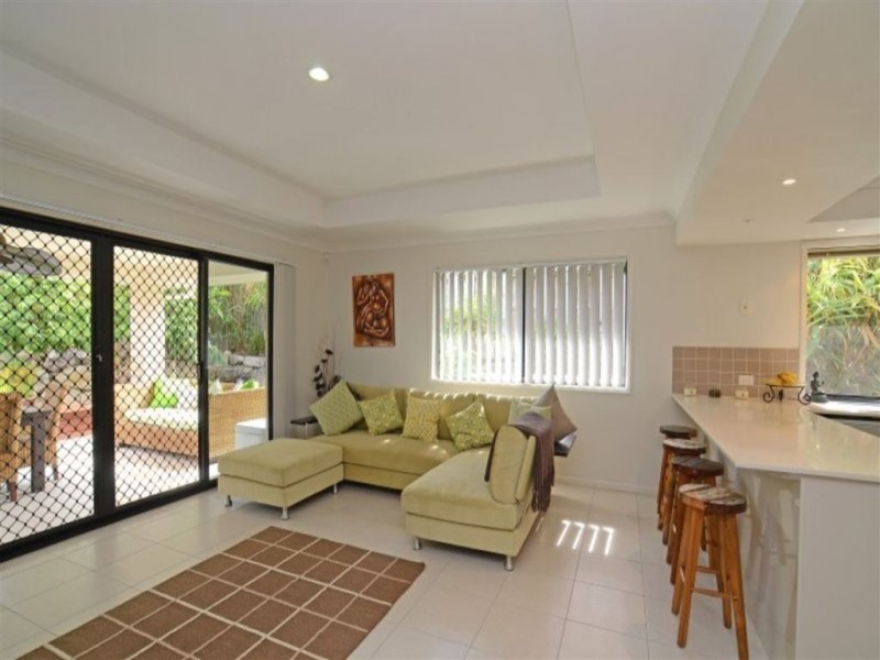 11 Peregrine Street, Reedy Creek QLD 4227