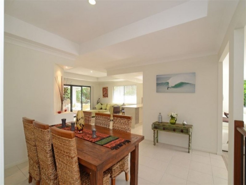 11 Peregrine Street, Reedy Creek QLD 4227