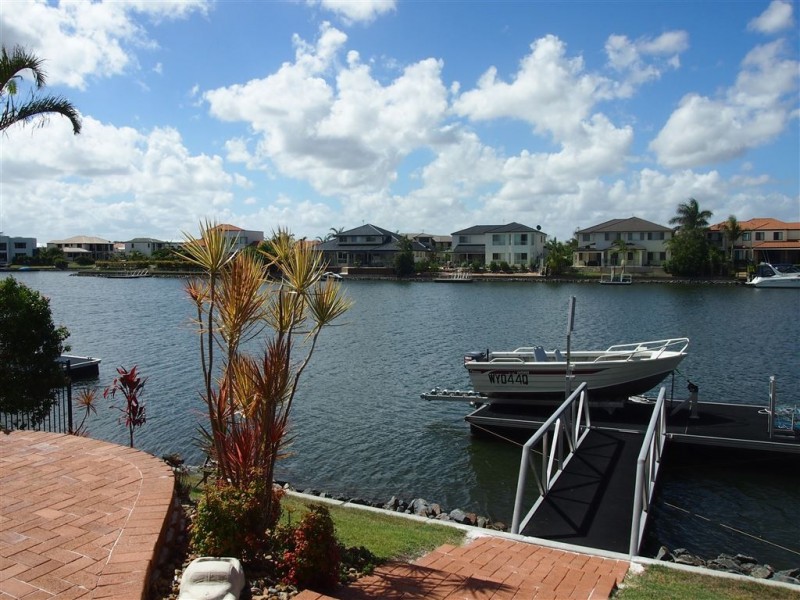 15 Windchimes Way, Hope Island QLD 4212