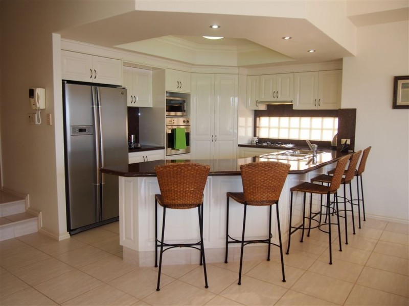 15 Windchimes Way, Hope Island QLD 4212