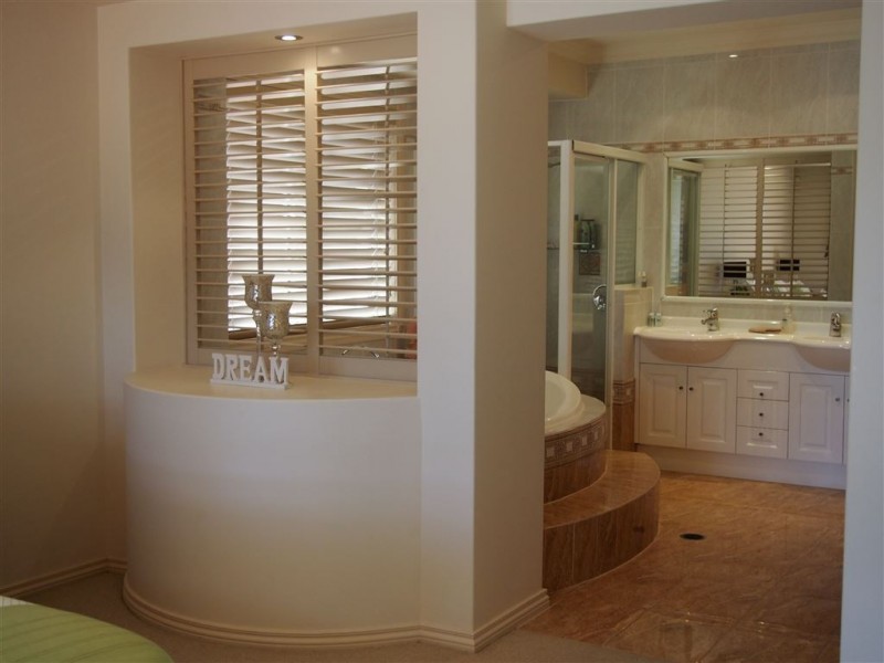 15 Windchimes Way, Hope Island QLD 4212