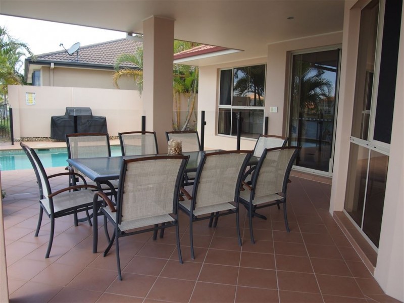 15 Windchimes Way, Hope Island QLD 4212