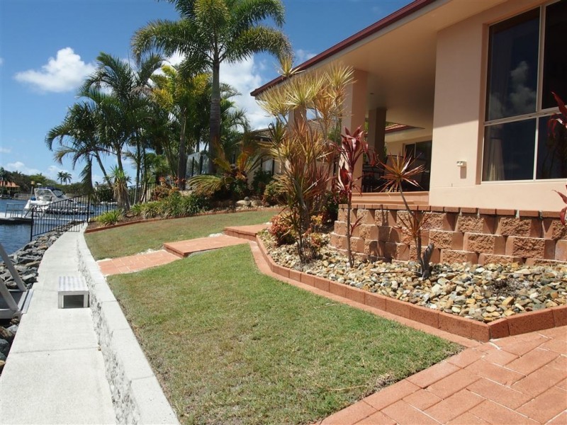 15 Windchimes Way, Hope Island QLD 4212