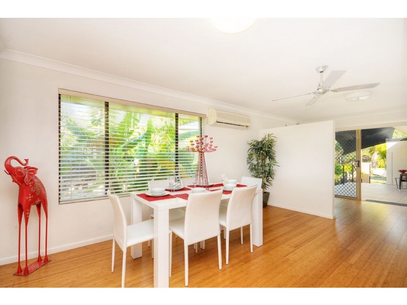 38 Hillcrest Parade, Miami QLD 4220