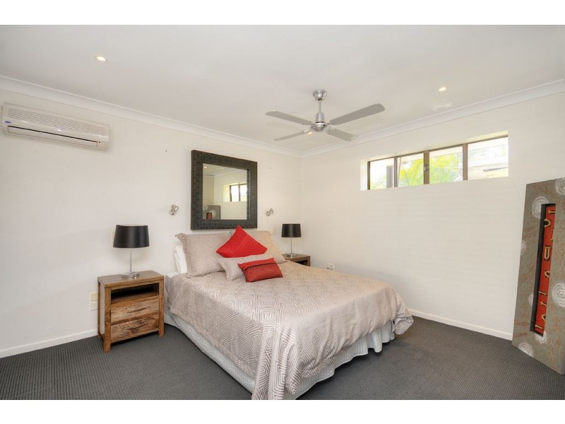 38 Hillcrest Parade, Miami QLD 4220