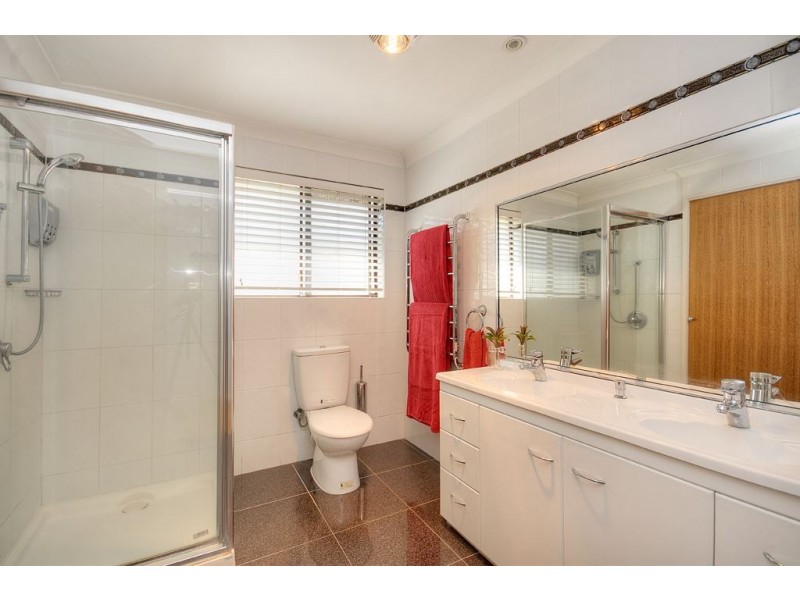38 Hillcrest Parade, Miami QLD 4220