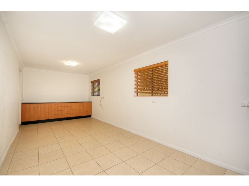 38 Hillcrest Parade, Miami QLD 4220