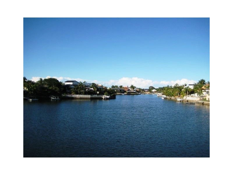 8 Portobello Drive, Mermaid Waters QLD 4218