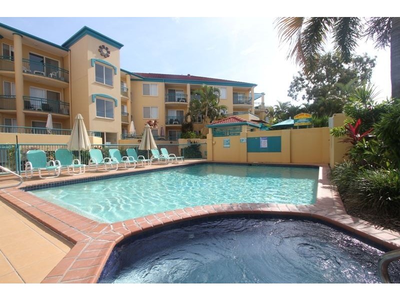 2/40 Burra Street, Chevron Island QLD 4217