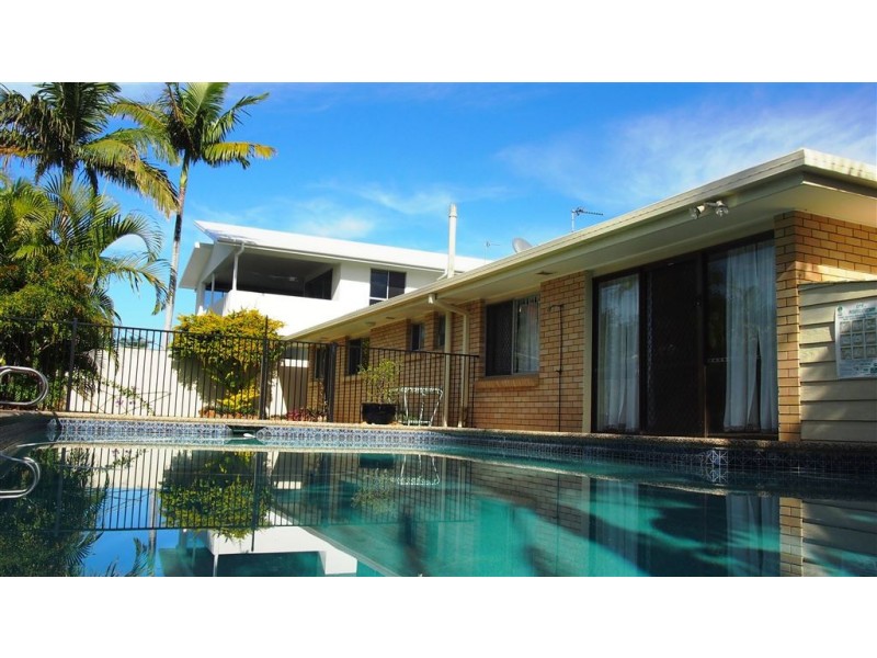 11 Chant Street, Broadbeach Waters QLD 4218