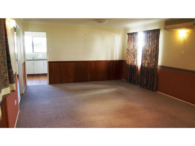 11 Chant Street, Broadbeach Waters QLD 4218