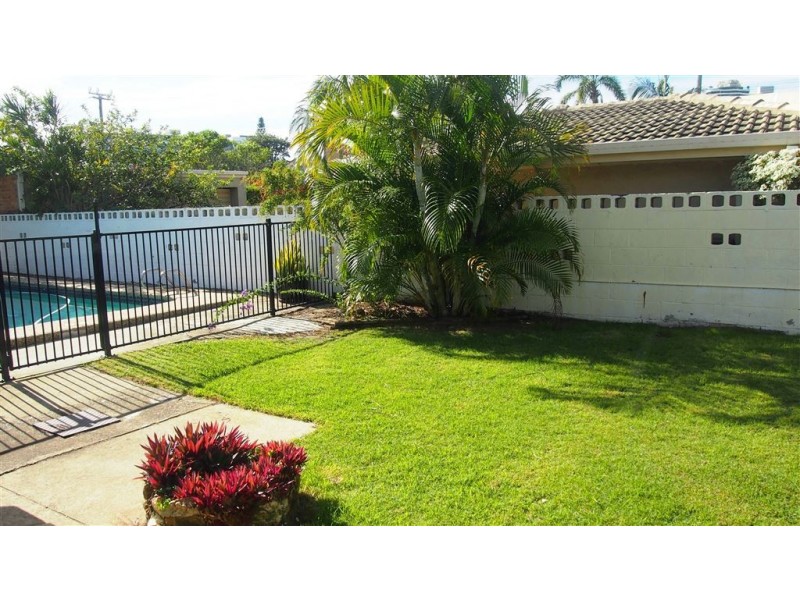 11 Chant Street, Broadbeach Waters QLD 4218
