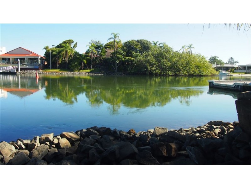 19 Savoy Drive, Broadbeach Waters QLD 4218
