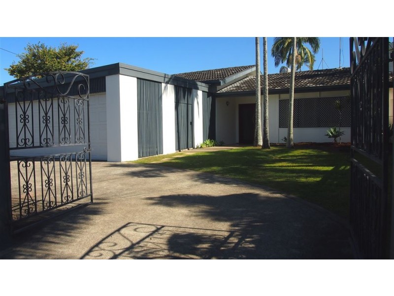 19 Savoy Drive, Broadbeach Waters QLD 4218