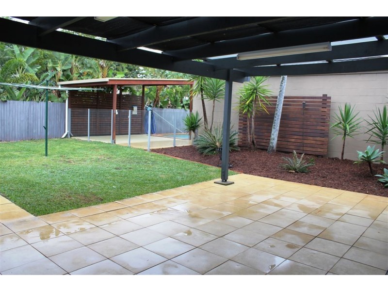 19 Savoy Drive, Broadbeach Waters QLD 4218