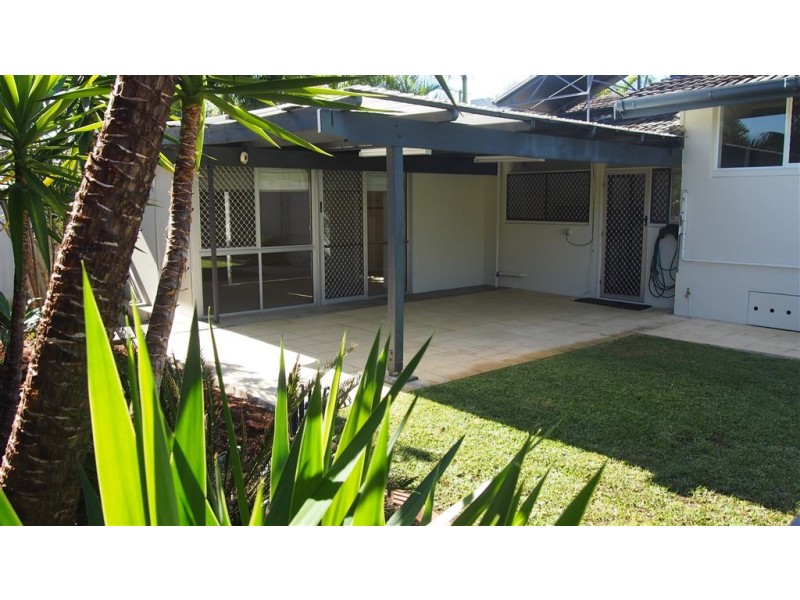 19 Savoy Drive, Broadbeach Waters QLD 4218