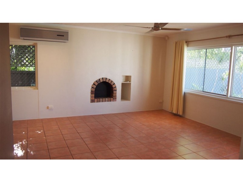 19 Savoy Drive, Broadbeach Waters QLD 4218