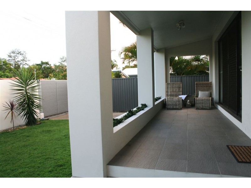 14 Albicore Street, Mermaid Waters QLD 4218