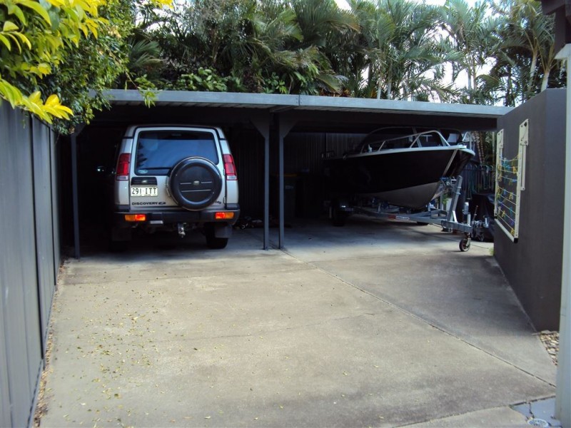 14 Albicore Street, Mermaid Waters QLD 4218