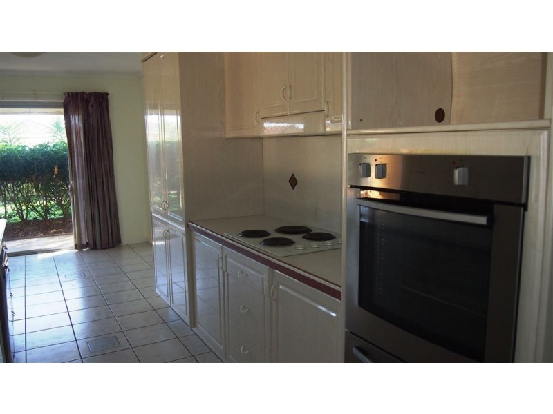 30 Bordeaux Parade, Mermaid Waters QLD 4218