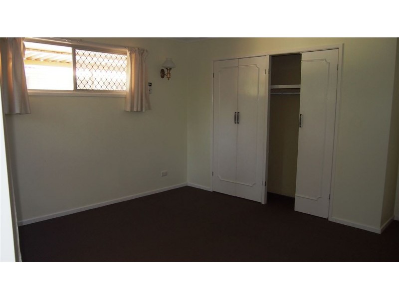 30 Bordeaux Parade, Mermaid Waters QLD 4218