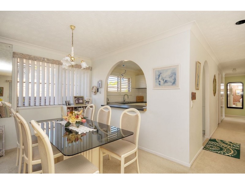 6 Kiwi Court, Burleigh Waters QLD 4220