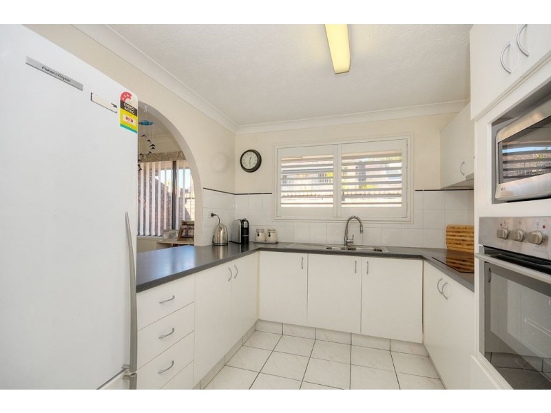 6 Kiwi Court, Burleigh Waters QLD 4220