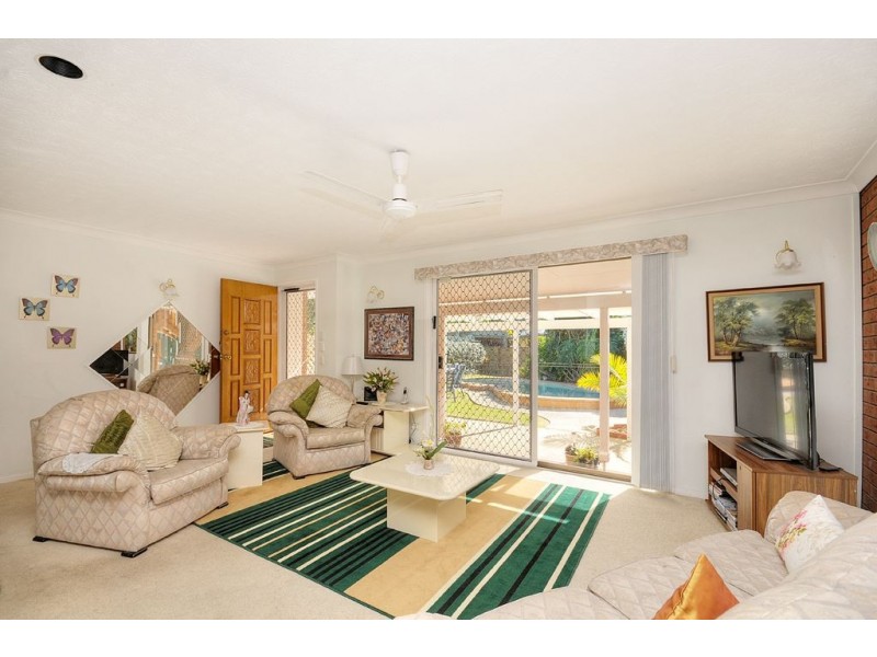 6 Kiwi Court, Burleigh Waters QLD 4220